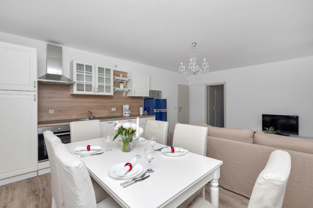 Apartments Marija Makarska Exteriör bild