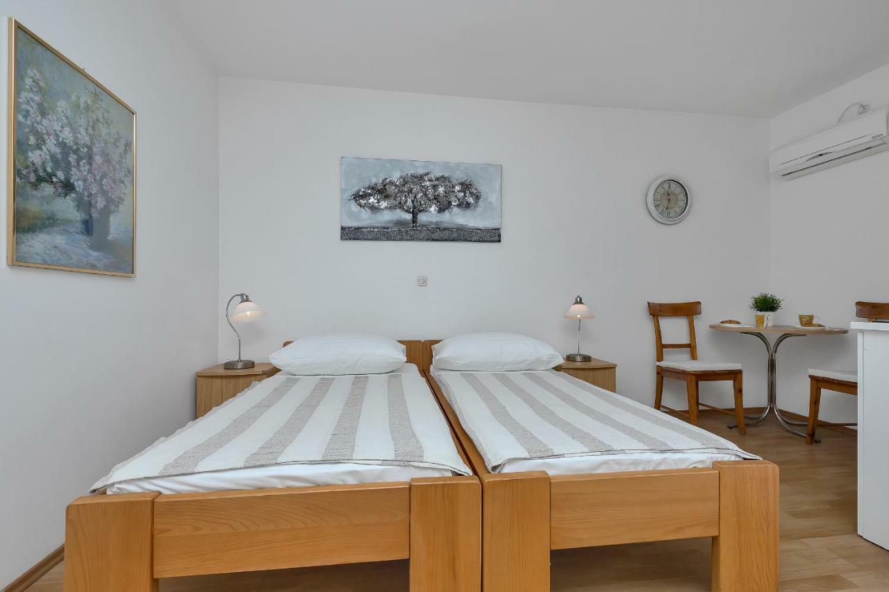 Apartments Marija Makarska Exteriör bild